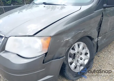 2010 Chrysler Town & Country Lx from USA, damaged, VIN 2A4RR4DE5AR315114